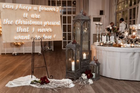A Unique Christmas Wedding